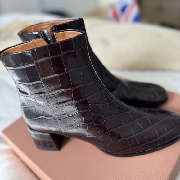 Via Spiga brown booties. Size 8. - Picture 9 of 9